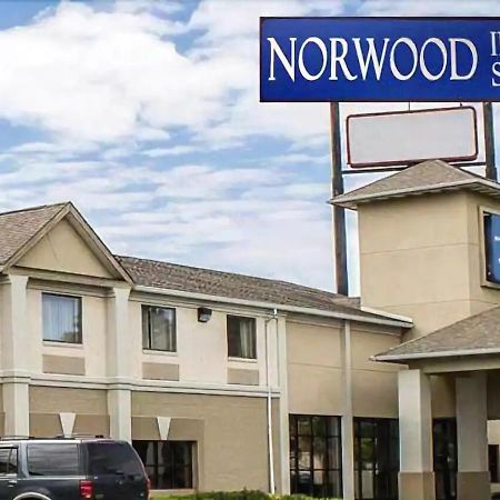 Norwood Inn & Suites Columbus Buitenkant foto